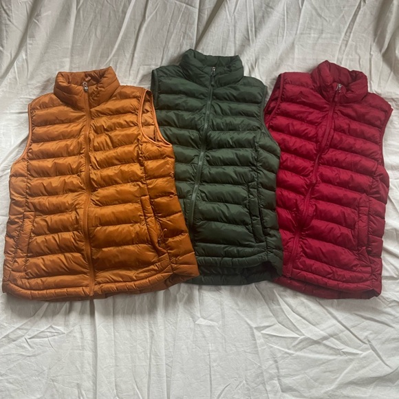 32 Degrees Jackets & Blazers - 32 Degrees Women’s set of 3 puffer vests - red orange and green- size small